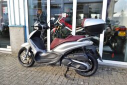
										Piaggio Beverly 350i ABS vol									