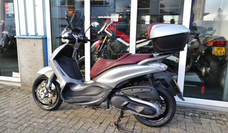 
								Piaggio Beverly 350i ABS vol									