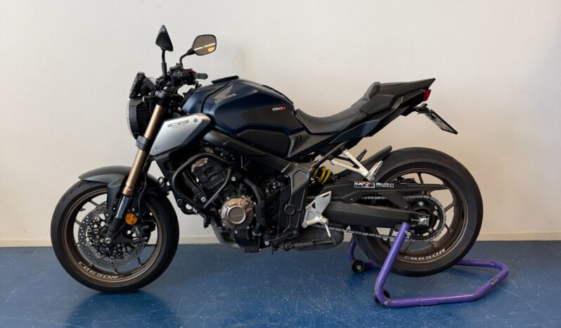 
								Honda CB650R 2022 vol									