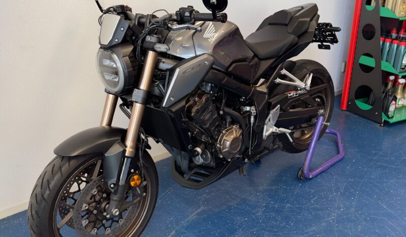 
								Honda CB650R 2022 vol									