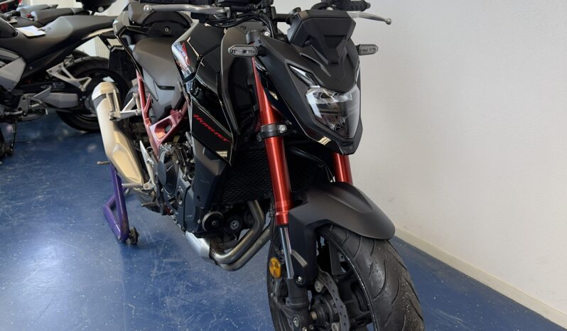 
								Honda CB750 Hornet 2023 vol									