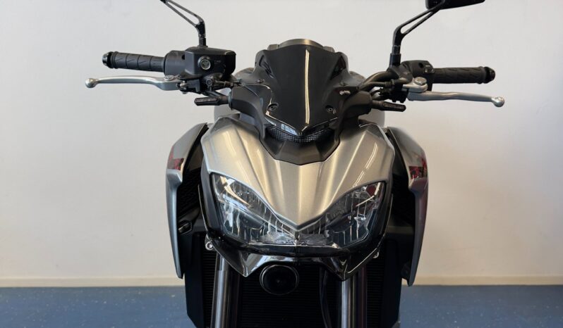 
								Kawasaki Z900 2017 vol									