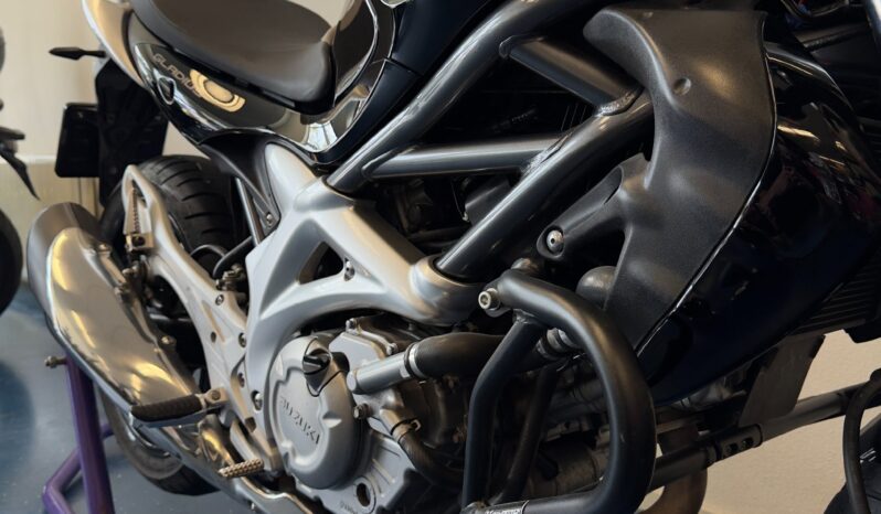 
								Suzuki Gladius 2011 vol									