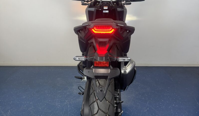 
								Honda X-ADV 750 Black Edition 2024 vol									