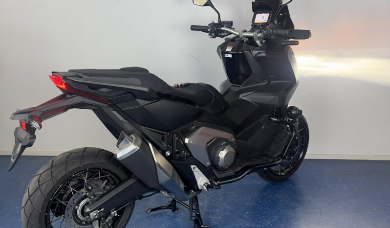 
								Honda X-ADV 750 Black Edition 2024 vol									